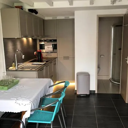 A Stone's Throw From The Sea! Holiday home *